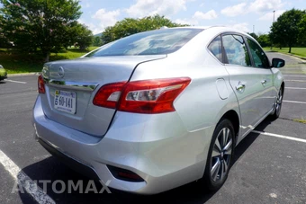 2019 Nissan Sentra SV - miniatura 7