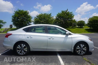 2019 Nissan Sentra SV - miniatura 8
