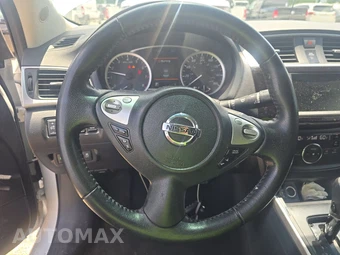 2019 Nissan Sentra SV – miniatura 10