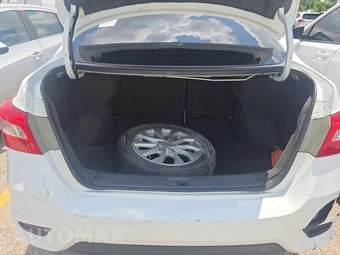 2019 Nissan Sentra SV – miniatura 16