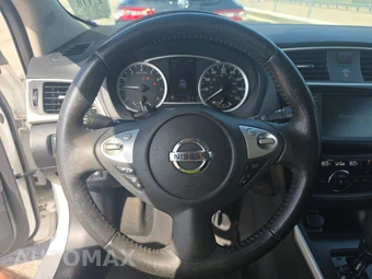 2019 Nissan Sentra SV – miniatura 10