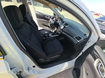 2019 Nissan Sentra SV – miniatura 8