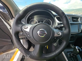 2019 Nissan Sentra SV – miniatura 10