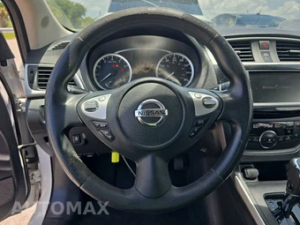 2019 Nissan Sentra SV – miniatura 10