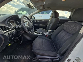 2019 Nissan Sentra SV – miniatura 7