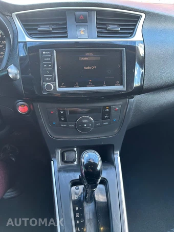 2019 Nissan Sentra SV - miniatura 10