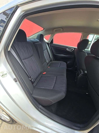 2019 Nissan Sentra SV – miniatura 13