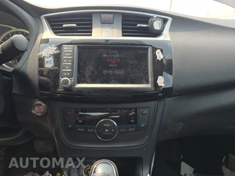 2019 Nissan Sentra SV – miniatura 11