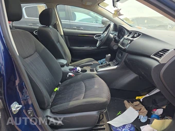 2019 Nissan Sentra SV – miniatura 8