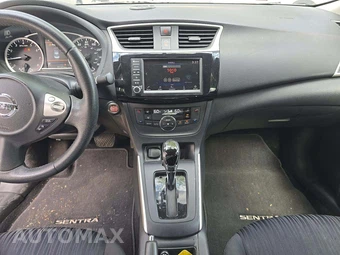 2019 Nissan Sentra SV – miniatura 10