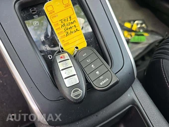 2019 Nissan Sentra SV – miniatura 8