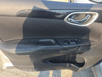 2019 Nissan Sentra SV – miniatura 9