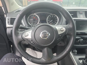 2019 Nissan Sentra SV – miniatura 10