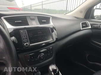 2019 Nissan Sentra SV – miniatura 11