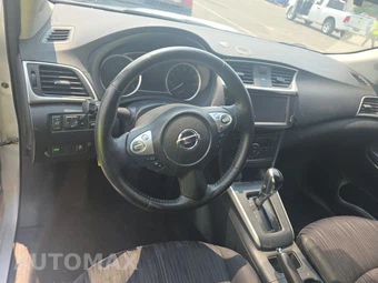 2019 Nissan Sentra SV – miniatura 10