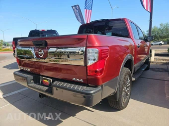 2019 Nissan TITAN Platinum Reserve Crew Cab Short Bed - miniatura 3