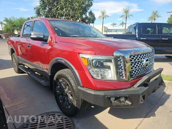2019 Nissan TITAN Platinum Reserve Crew Cab Short Bed - miniatura 4