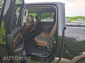 2019 Nissan TITAN Platinum Reserve Crew Cab Short Bed - miniatura 10