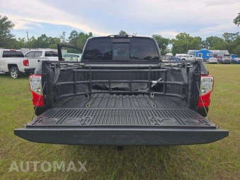 2019 Nissan TITAN Platinum Reserve Crew Cab Short Bed - miniatura 11