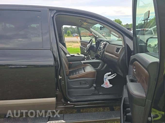 2019 Nissan TITAN Platinum Reserve Crew Cab Short Bed - miniatura 15