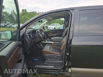 2019 Nissan TITAN Platinum Reserve Crew Cab Short Bed - miniatura 3
