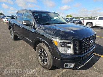 2019 Nissan TITAN PRO-4X Crew Cab Short Bed - miniatura 3