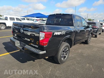 2019 Nissan TITAN PRO-4X Crew Cab Short Bed - miniatura 4