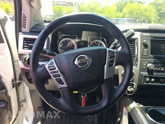 2019 Nissan TITAN PRO-4X Crew Cab Short Bed - miniatura 10