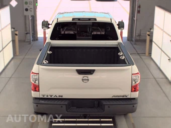 2019 Nissan TITAN PRO-4X Crew Cab Short Bed - miniatura 5