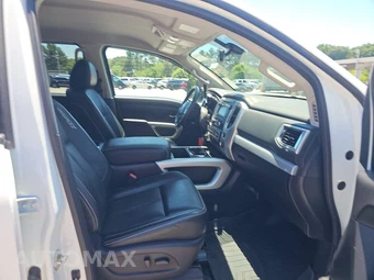 2019 Nissan TITAN PRO-4X Crew Cab Short Bed - miniatura 8