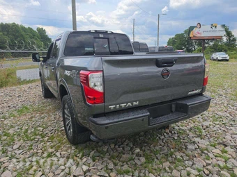 2019 Nissan TITAN PRO-4X Crew Cab Short Bed – miniatura 2