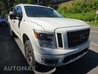 2019 Nissan TITAN PRO-4X Crew Cab Short Bed - miniatura 3