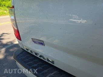 2019 Nissan TITAN PRO-4X Crew Cab Short Bed - miniatura 31