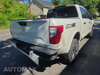2019 Nissan TITAN PRO-4X Crew Cab Short Bed - miniatura 4