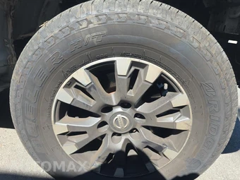 2019 Nissan TITAN PRO-4X Crew Cab Short Bed - miniatura 9
