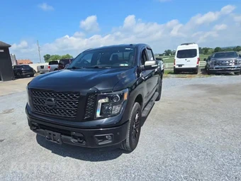 2019 Nissan TITAN SL Crew Cab Short Bed