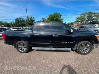 2019 Nissan TITAN SV Crew Cab Short Bed - miniatura 4
