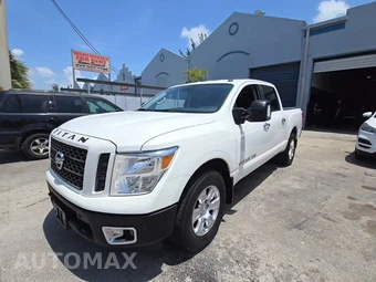 2019 Nissan TITAN SV Crew Cab Short Bed