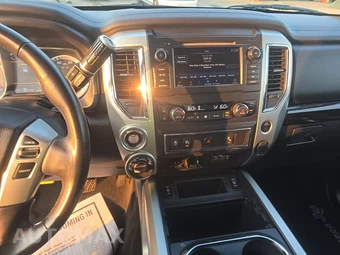 2019 Nissan TITAN SV Crew Cab Short Bed – miniatura 11