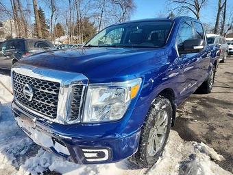 2019 Nissan TITAN SV Crew Cab Short Bed