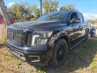 2019 Nissan TITAN SV Crew Cab Short Bed