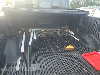 2019 Nissan TITAN SV Extended Cab Medium Bed - miniatura 16