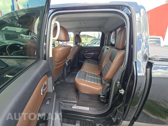 2019 Nissan TITAN XD Platinum Reserve Crew Cab Medium Bed – miniatura 13