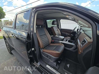 2019 Nissan TITAN XD Platinum Reserve Crew Cab Medium Bed – miniatura 18