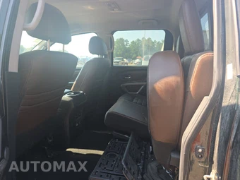 2019 Nissan TITAN XD Platinum Reserve Crew Cab Medium Bed - miniatura 13