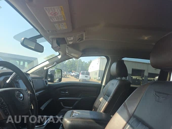 2019 Nissan TITAN XD Platinum Reserve Crew Cab Medium Bed - miniatura 19