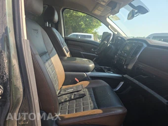 2019 Nissan TITAN XD Platinum Reserve Crew Cab Medium Bed - miniatura 8