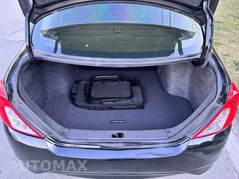 2019 Nissan Versa Sedan S Plus - miniatura 12