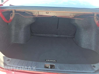 2019 Nissan Versa Sedan SV – miniatura 11