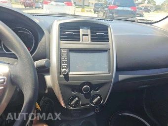 2019 Nissan Versa Sedan SV – miniatura 7